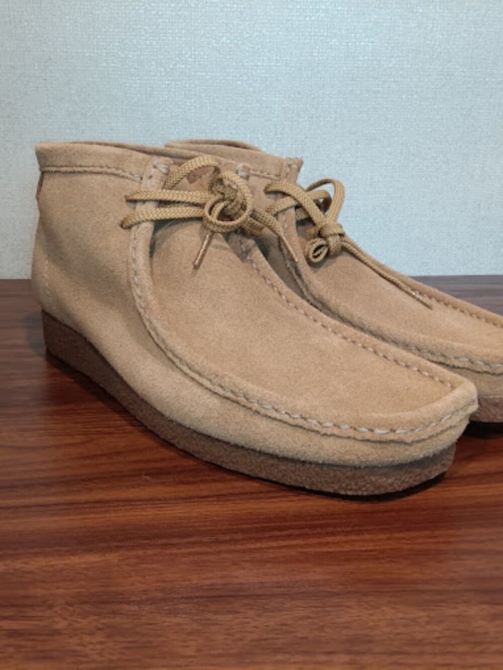 Clarks Men's  Size 11.5 Sand Tan Suede Boots Shoes Lace Up Extreme Comfort NWOB